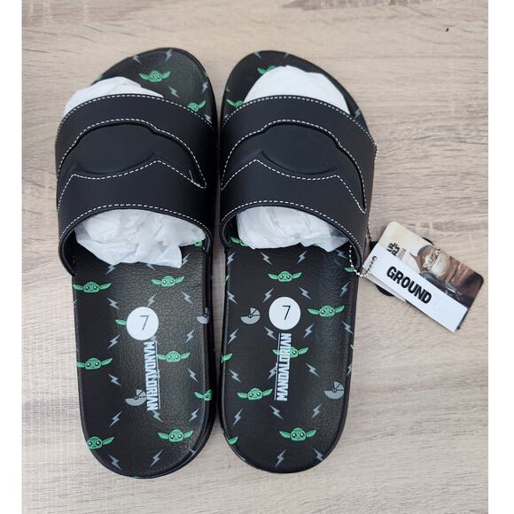 The Mandalorian Baby Grogu Slides Sandals Shoes Ground Up Youth sz 7 Star Wars - Picture 3 of 5